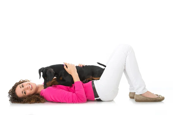 Ung Kvinna Med Pinscher Hund Isolerad Vit — Stockfoto