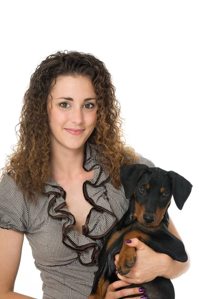 Junge Frau Mit Pinscher Hund Isoliert Auf Weiß — Stockfoto