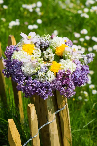 Blumenkranz Mit Flieder — Stockfoto