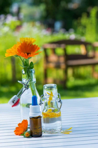 Calendula Tincture Garden Table — Stock Photo, Image