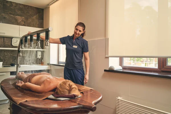 Portrait of two women in spa center — Stock Photo, Image