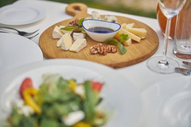 Dekorasyon ve lezzetli yemekler.