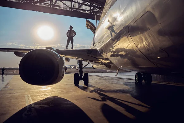 View of parts of commercial aircraft isolated on the sun background — Stock Photo, Image