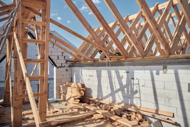 Çerçeve yapan kirişleri kapat