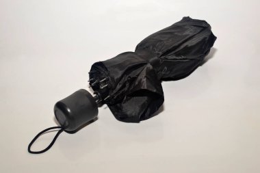 Erkekler için katlanmış siyah şemsiye