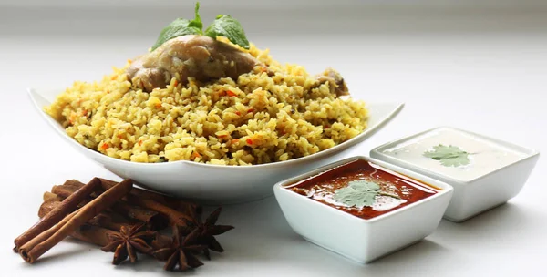 Otantik Angannan Tavuk Biryani