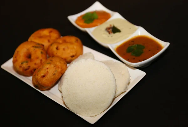 Idly Mehtu Vada Combo