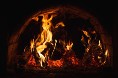 Alevli taşralı fırın.