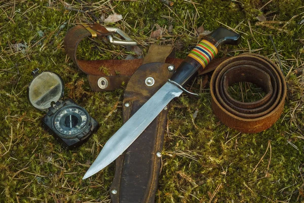 Cuchillo Cazador Funda Cuero Cinturón Brújula Del Ejército Viejo Aire — Foto de Stock