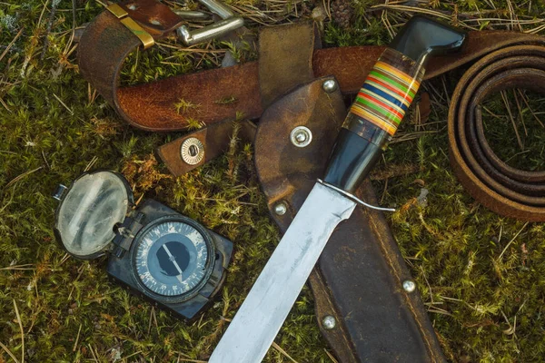 Cuchillo Cazador Funda Cuero Cinturón Brújula Del Ejército Viejo Aire — Foto de Stock