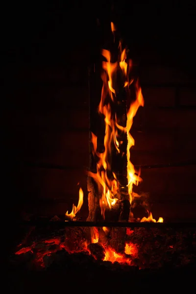 Verbranden Een Rustieke Oven — Stockfoto