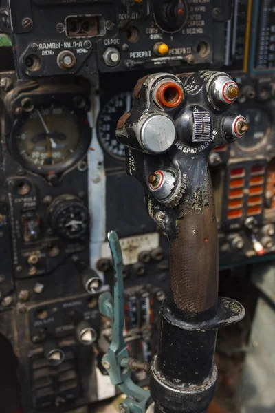 Controleknop Voor Militaire Vliegtuigen Cockpit Van Een Oude Sovjet Militaire — Stockfoto