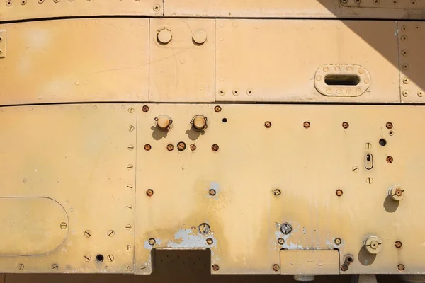 Detalhes Fuselagem Avião Antigo Superfície Camuflagem Antiga Com Tinta Esfoliada — Fotografia de Stock