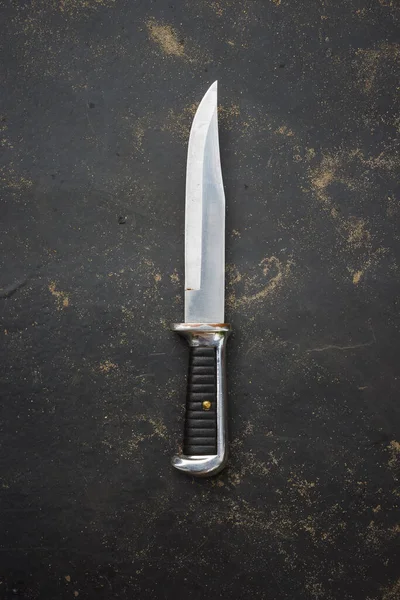 Coltello Cacciatore Sfondo Scuro — Foto Stock