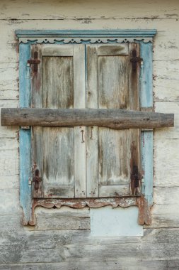 Pencerenin dekorasyonu. Eski Ukrayna evi