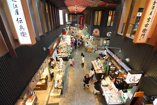 Kanazawa Japonsko Června 2018 Neznámí Lidé Návštěva Trhu Mořskými Plody — Stock fotografie