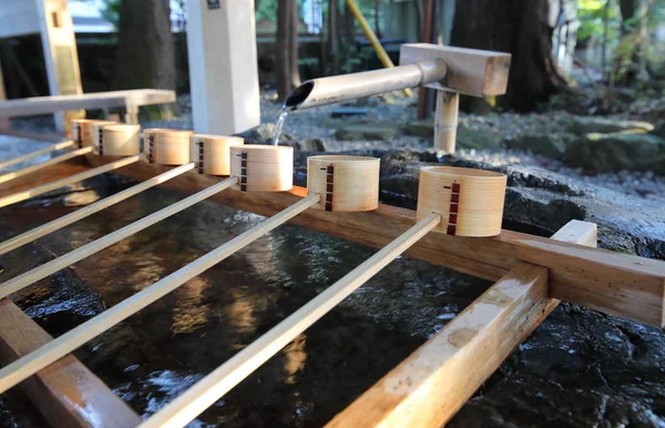 Drewnianej Kadzi Woda Święcona Dobrze Japoński Sanktuarium Świątyni — Zdjęcie stockowe