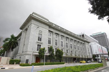 Singapur - 15 Kasım 2018: Kimliği belirsiz kişi ziyaret Singapur Ulusal Sanat Galerisi Müzesi