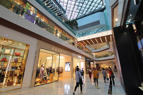 新加坡 2018年11月15日 身份不明的人访问新加坡莱佛士城购物中心 — 图库照片