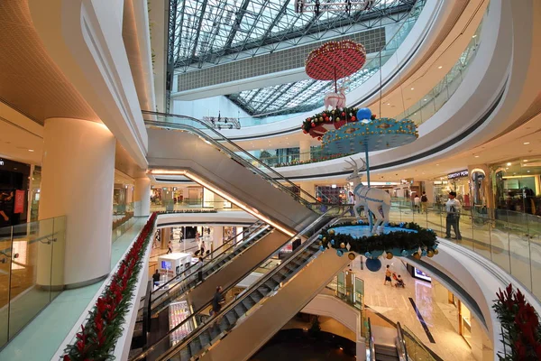 Singapur Listopadu 2018 Neznámí Lidé Navštěvují Raffles City Shopping Mall — Stock fotografie