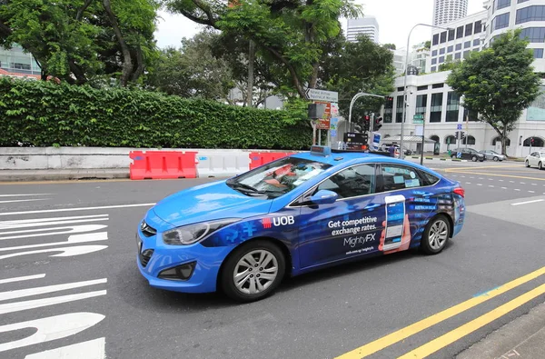 Singapore November 2018 Taxi Drives Downtown Singapore — Stock Photo, Image