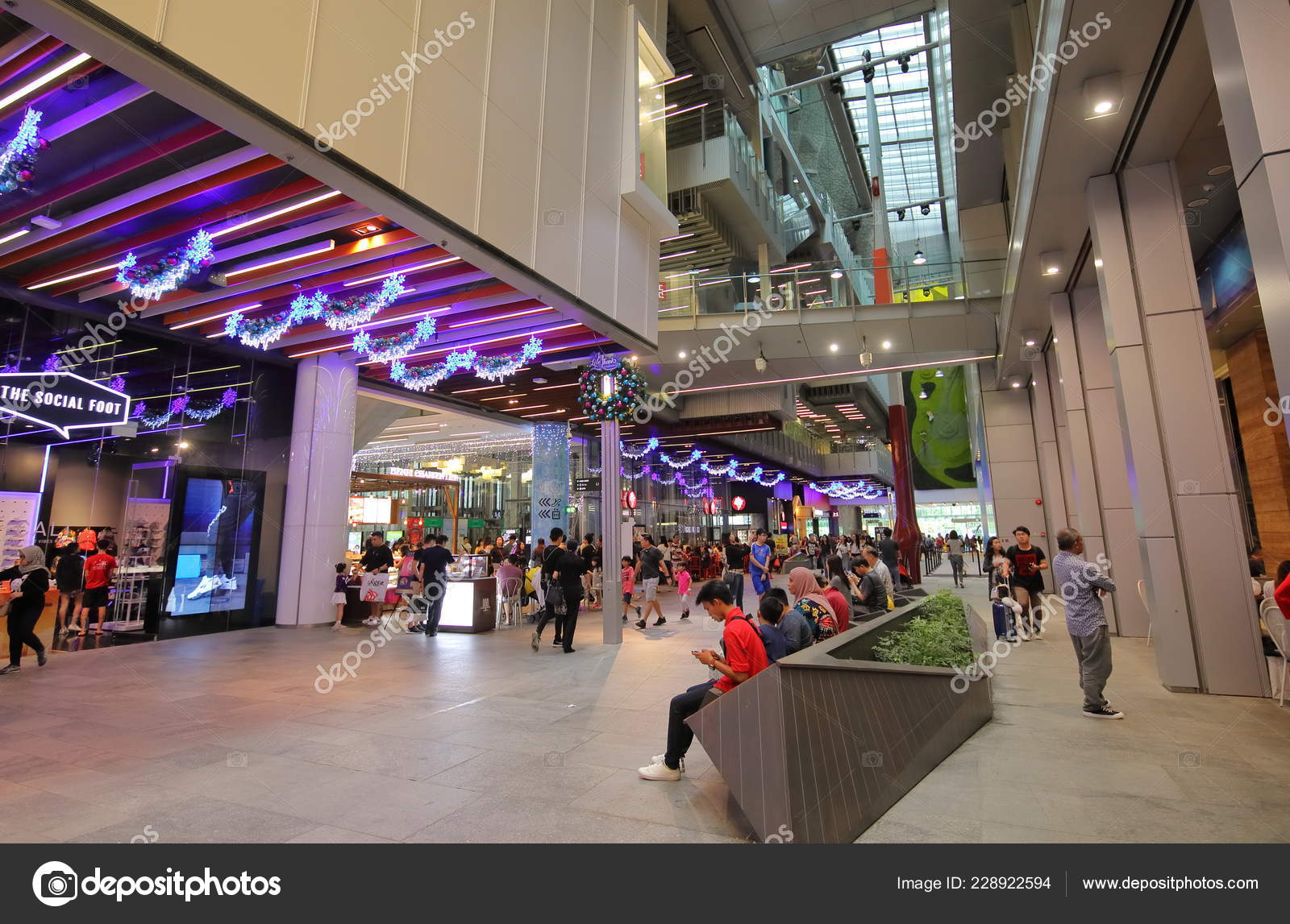 Singapore November 2018 Unidentified People Visit Orchard Central