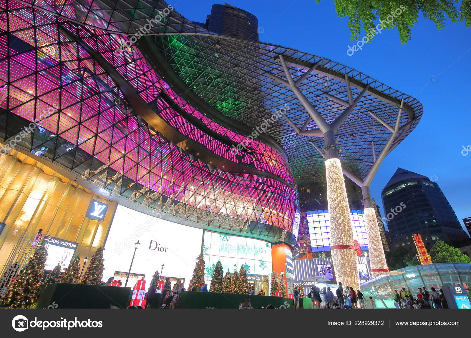Singapore November 2018 Unidentified People Visit Ion Orchard