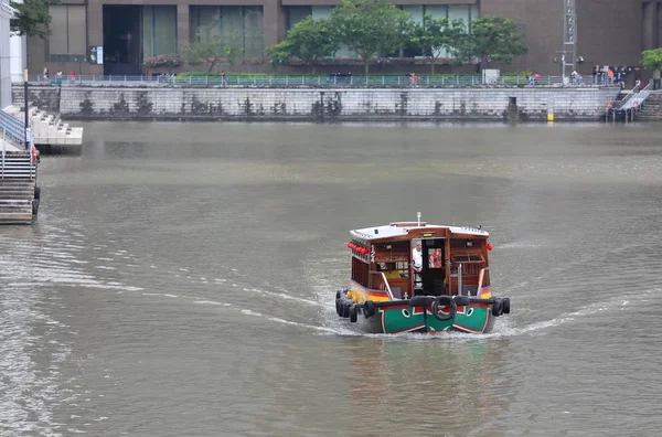 Singapur Noviembre 2018 Personas Identificadas Toman Crucero Por Río Singapur — Foto de Stock