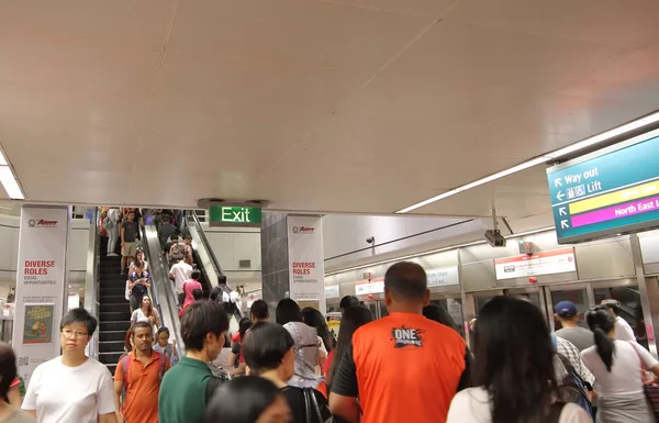 Singapur Noviembre 2018 Personas Identificadas Viajan Metro Mrt Clarke Quay — Foto de Stock