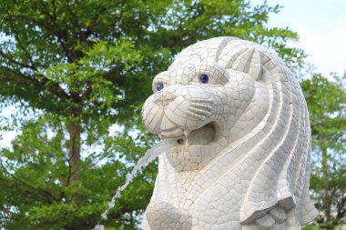 Singapur - 18 Kasım 2018: Merlion Heykeli Merlion park Singapur