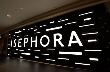 Kuala Lumpur Malezya - 20 Kasım 2018: Kuala Lumpur Malezya 'daki Sephora dükkanı