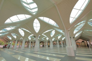 Kuala Lumpur Malezya - 21 Kasım 2018: Kimliği belirsiz kişiler Kuala Lumpur Malezya 'daki Mescid Skakirin camisini ziyaret etti