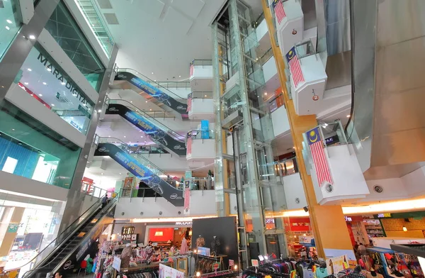 2018 말레이시아 쿠알라룸푸르 불명된 사람들 쿠알라룸푸르 말레이시아에서 디지털 쇼핑몰 — 스톡 사진