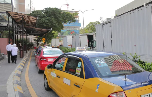 Kuala Lumpur Malaysia Novembro 2018 Táxis Aguardam Passageiros Centro Kuala — Fotografia de Stock