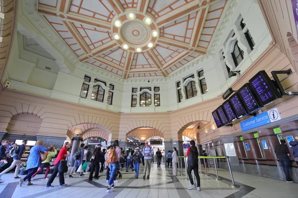 Melbourne Australien November 2018 Oidentifierade Personer Resa Flinders Street Tågstation — Stockfoto