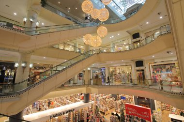 Melbourne Avustralya - 28 Kasım 2018: Melbourne Avustralya kimliği belirsiz kişi ziyaret Collins 234 Alışveriş Merkezi