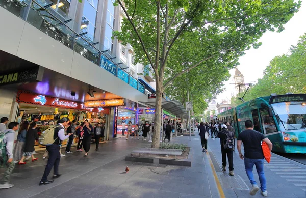 Melbourne Austrália Novembro 2018 Pessoas Não Identificadas Visitam Swanston Street — Fotografia de Stock