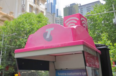 Melbourne Avustralya - 28 Kasım 2018: Melbourne Avustralya Telestra wifi işareti