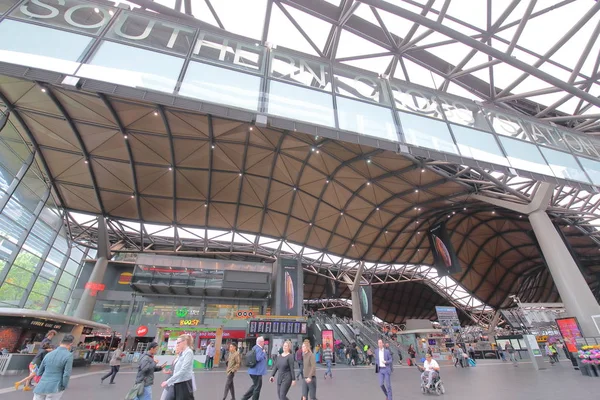 Melbourne Australien November 2018 Oidentifierade Personer Resa Southern Cross Järnvägsstation — Stockfoto