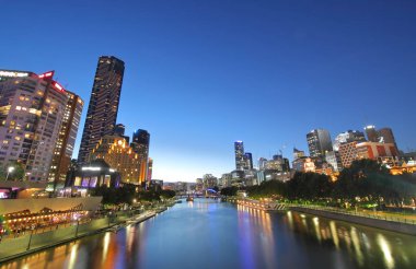 Gece cityscape Melbourne Avustralya