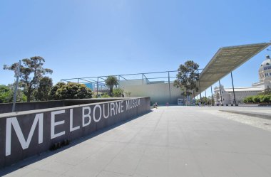 Melbourne Avustralya - 1 Aralık 2018: Kimliği belirsiz kişi ziyaret Melbourne Avustralya Melbourne Müzesi