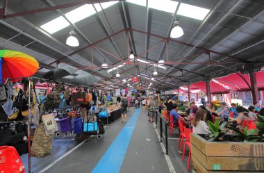 Melbourne Avustralya - 1 Aralık 2018: Kimliği belirsiz kişi ziyaret Kraliçe Victoria Pazar Melbourne Avustralya