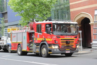 Melbourne Avustralya - 4 Aralık 2018: Melbourne Avustralya Caddesi üzerinde park halinde itfaiye aracı