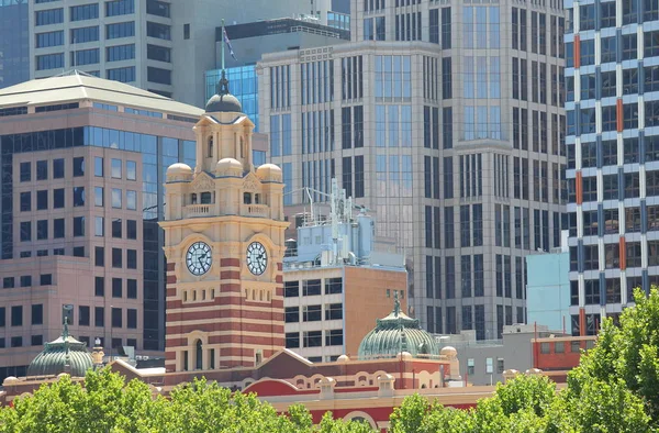 Flinders Sokağı Stasyonu Melbourne Avustralya Tren — Stok fotoğraf