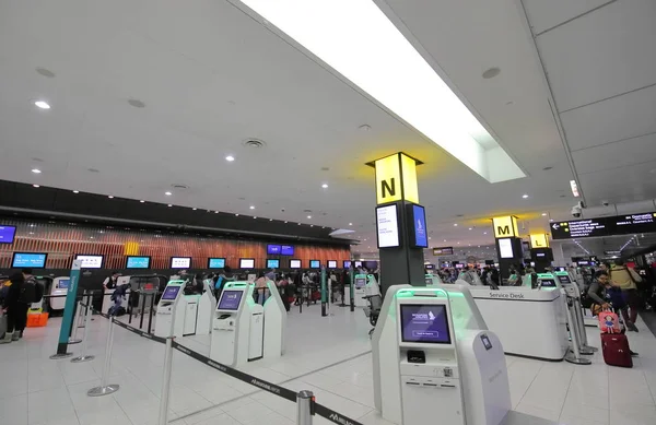 Melbourne Australia Diciembre 2018 Personas Identificadas Viajan Aeropuerto Internacional Melbourne —  Fotos de Stock