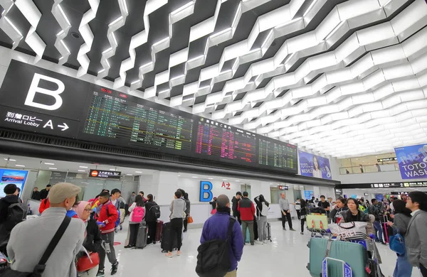 Tokyo Japan Dezembro 2018 Pessoas Não Identificadas Viajam Aeroporto Internacional — Fotografia de Stock