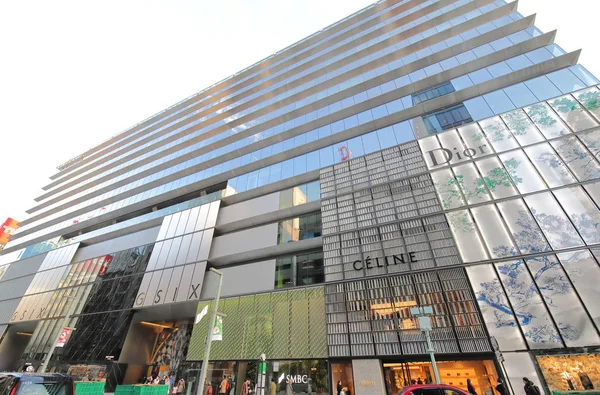 2018 身元不明者訪問銀座東京銀座六つのショッピング モール — ストック写真
