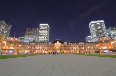 Tokyo Tren İstasyonu gece cityscape Tokyo Japonya
