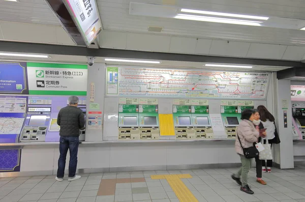 Tokyo Japón Diciembre 2018 Personas Identificadas Viajan Estación Tren Harajuku —  Fotos de Stock