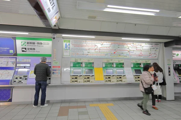 Токіо Грудня 2018 Невідомі Люди Подорожують Harajuku Залізничного Вокзалу Токіо — стокове фото